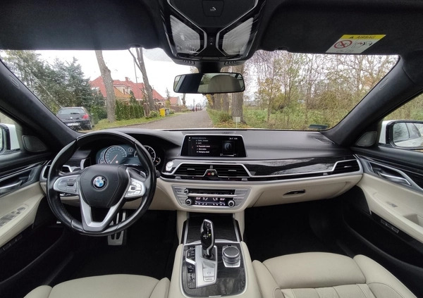 BMW Seria 7 cena 219900 przebieg: 103208, rok produkcji 2017 z Dzierżoniów małe 379